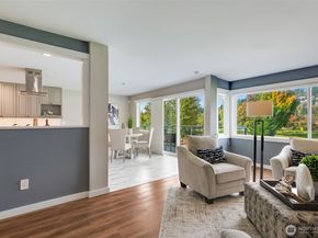 9715 NE Juanita Drive 206B, Kirkland WA 98034