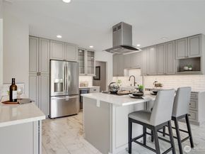 9715 NE Juanita Drive 206B, Kirkland WA 98034