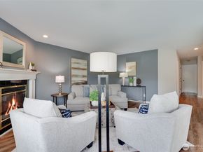 9715 NE Juanita Drive 206B, Kirkland WA 98034