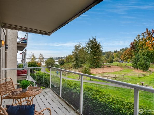 9715 NE Juanita Drive 206B, Kirkland WA 98034