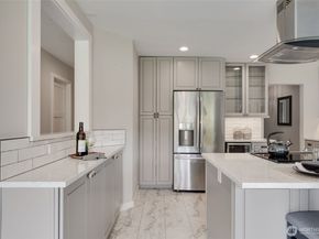 9715 NE Juanita Drive 206B, Kirkland WA 98034