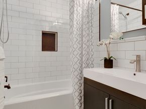 9715 NE Juanita Drive 206B, Kirkland WA 98034