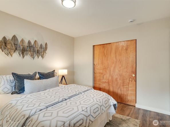 9715 NE Juanita Drive 206B, Kirkland WA 98034