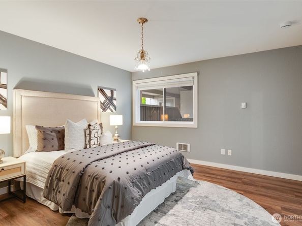 9715 NE Juanita Drive 206B, Kirkland WA 98034