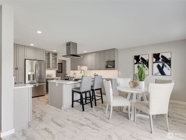 9715 NE Juanita Drive 206B, Kirkland WA 98034