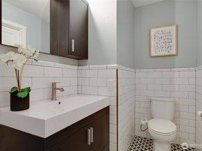 9715 NE Juanita Drive 206B, Kirkland WA 98034