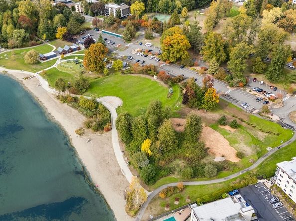 9715 NE Juanita Drive 206B, Kirkland WA 98034