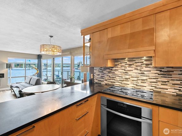 2360 43rd Avenue E 214, Seattle WA 98112