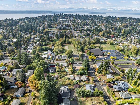 2635 SW 104th Street, Seattle WA 98146