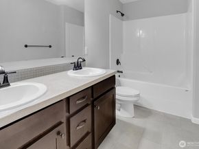 24502 110th Avenue SE, Kent WA 98030