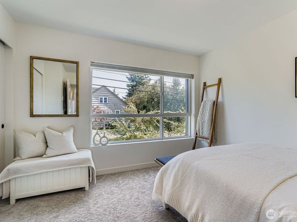 5719 9th Avenue NW, Seattle WA 98107