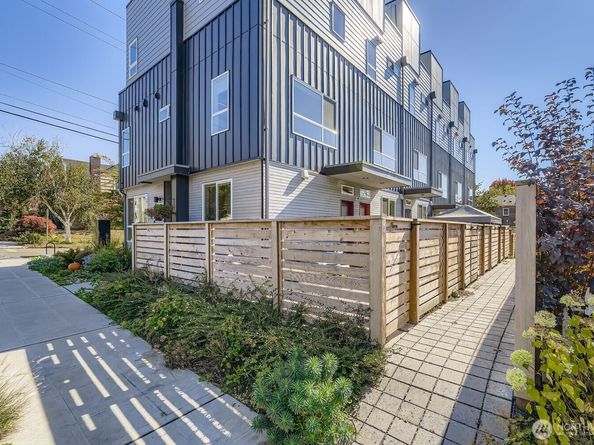 5719 9th Avenue NW, Seattle WA 98107