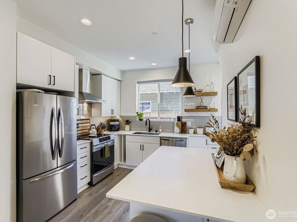 5719 9th Avenue NW, Seattle WA 98107