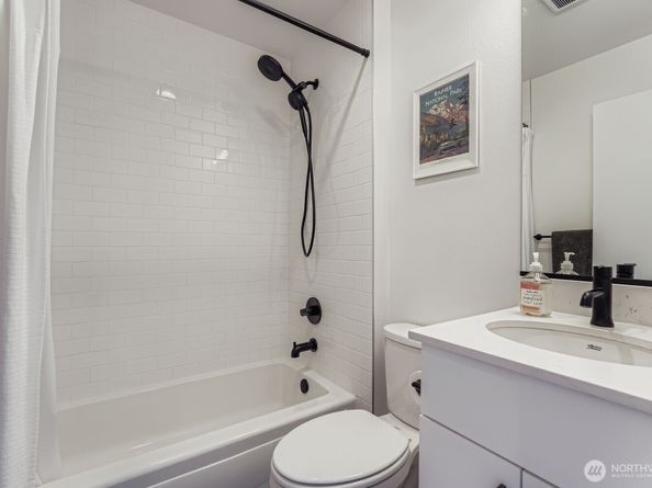 5719 9th Avenue NW, Seattle WA 98107