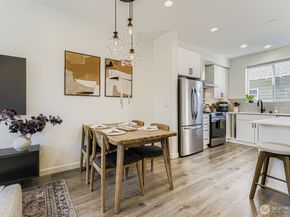 5719 9th Avenue NW, Seattle WA 98107