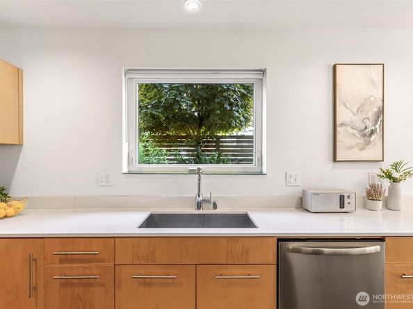 8363 29th Avenue NW, Seattle WA 98117