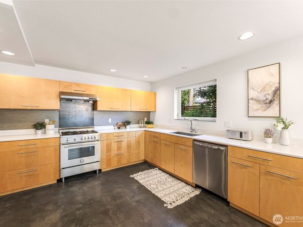 8363 29th Avenue NW, Seattle WA 98117
