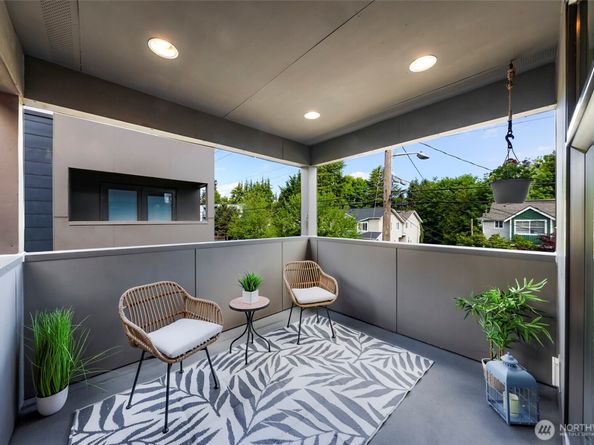 8363 29th Avenue NW, Seattle WA 98117