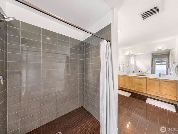 8363 29th Avenue NW, Seattle WA 98117