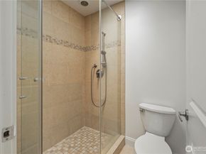 10407 NE 17th Street, Bellevue WA 98004