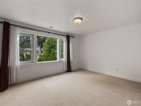 10407 NE 17th Street, Bellevue WA 98004