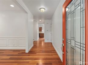 10407 NE 17th Street, Bellevue WA 98004