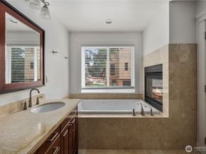 10407 NE 17th Street, Bellevue WA 98004