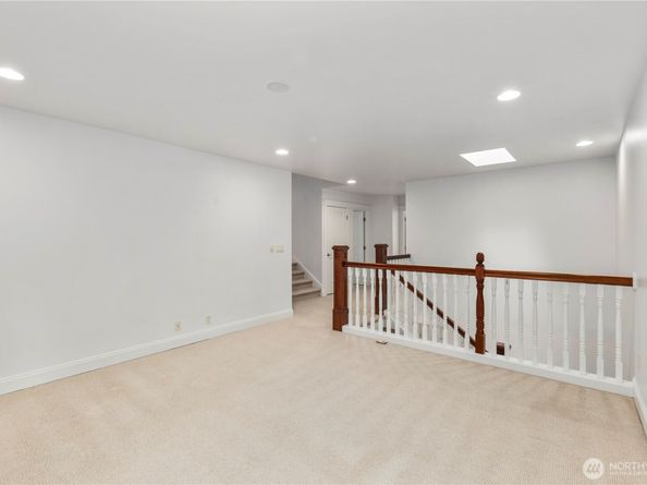 10407 NE 17th Street, Bellevue WA 98004