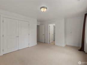 10407 NE 17th Street, Bellevue WA 98004