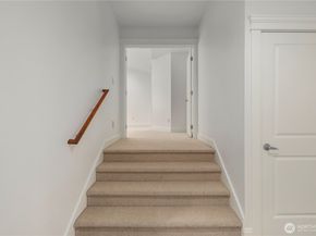10407 NE 17th Street, Bellevue WA 98004