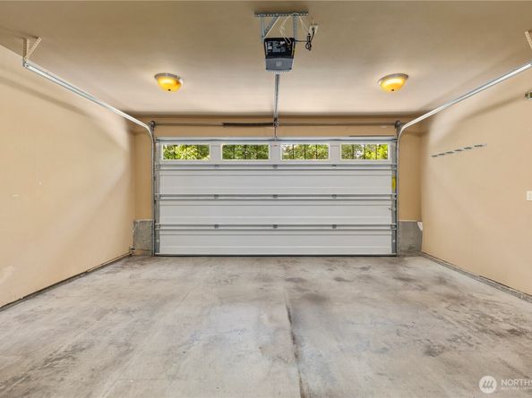 10407 NE 17th Street, Bellevue WA 98004