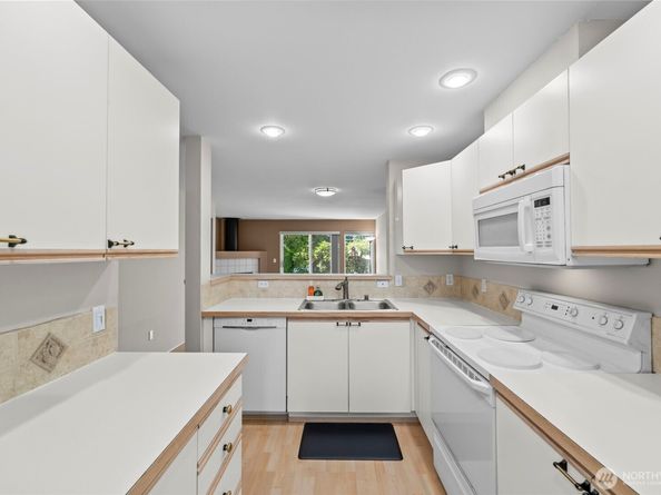 5402 S 237th Place, Kent WA 98032