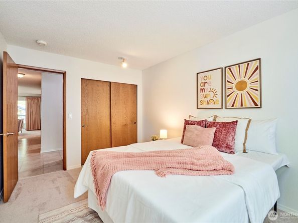 14611 NE 50th Place F2, Bellevue WA 98007