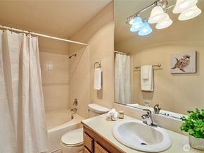 14611 NE 50th Place F2, Bellevue WA 98007