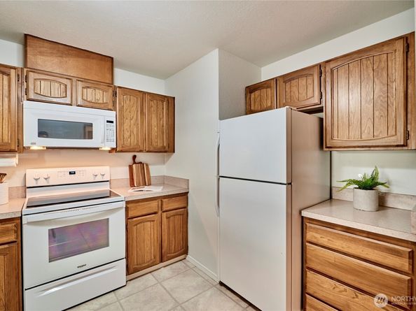 14611 NE 50th Place F2, Bellevue WA 98007