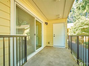 14611 NE 50th Place F2, Bellevue WA 98007