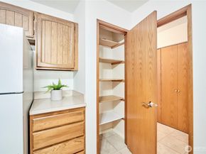 14611 NE 50th Place F2, Bellevue WA 98007