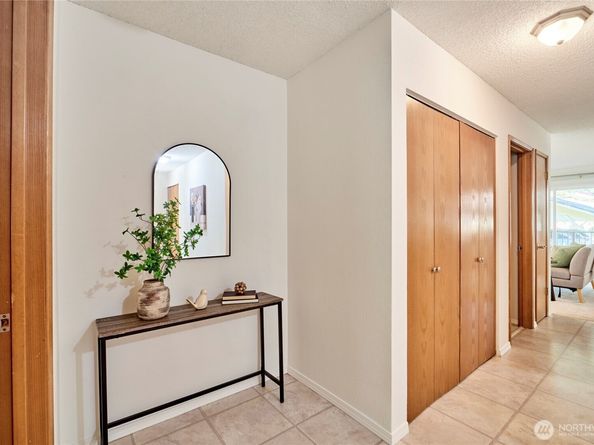 14611 NE 50th Place F2, Bellevue WA 98007
