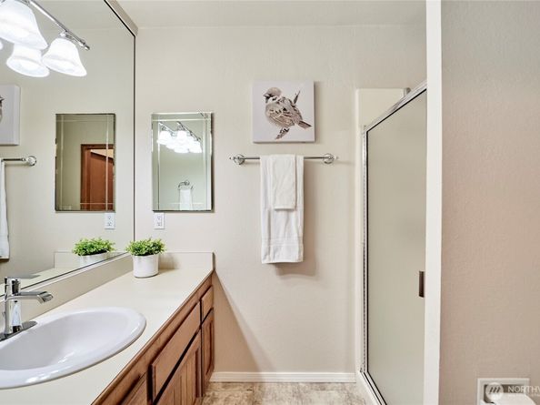 14611 NE 50th Place F2, Bellevue WA 98007