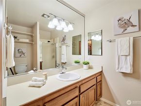 14611 NE 50th Place F2, Bellevue WA 98007