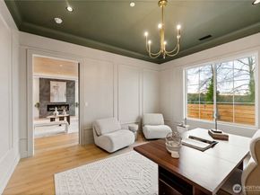 12811 SE 44th Place, Bellevue WA 98006