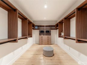 12811 SE 44th Place, Bellevue WA 98006