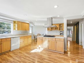 7919 194th Place SW, Edmonds WA 98026