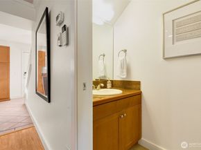 206 24th Avenue E, Seattle WA 98112