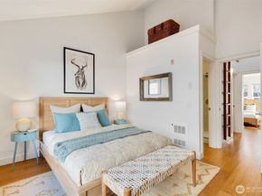 206 24th Avenue E, Seattle WA 98112