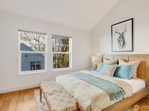 206 24th Avenue E, Seattle WA 98112