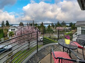 526 14th Avenue W, Kirkland WA 98033