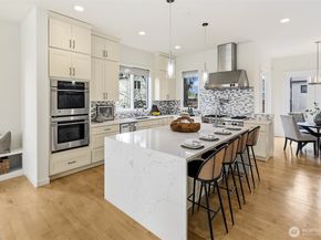 526 14th Avenue W, Kirkland WA 98033