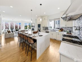 526 14th Avenue W, Kirkland WA 98033