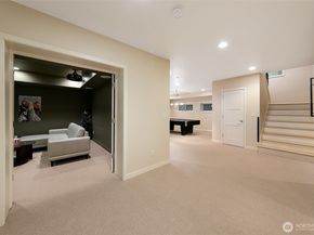 526 14th Avenue W, Kirkland WA 98033